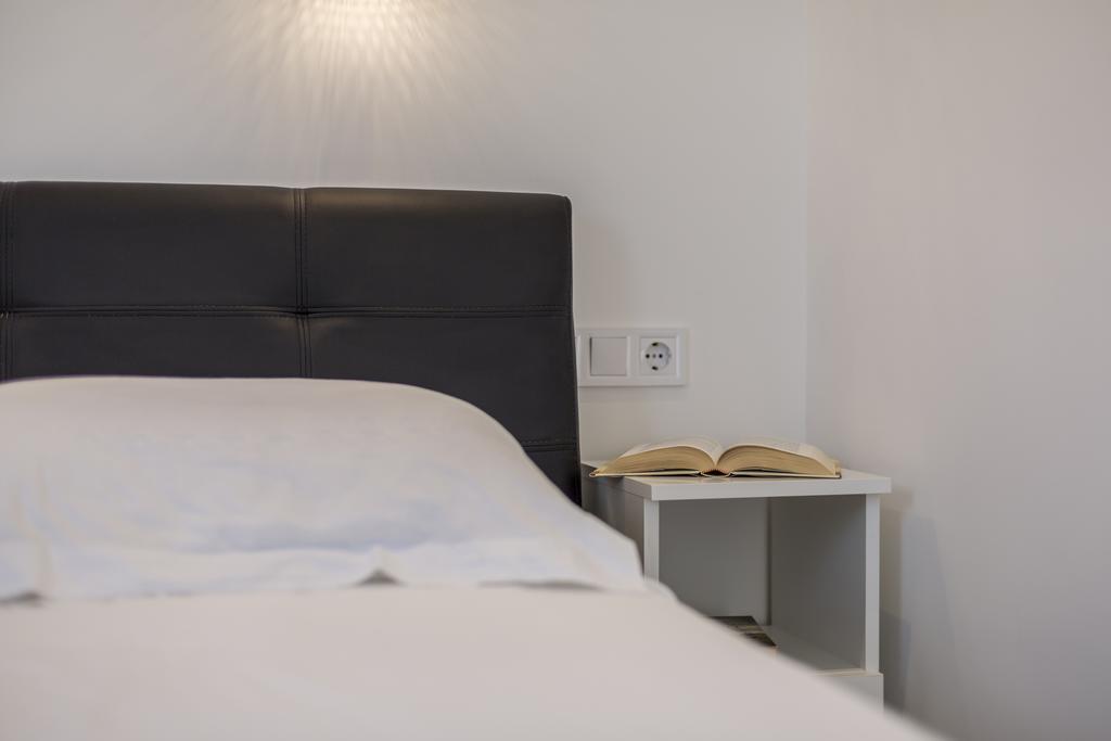 Apartments Biserka Бол Экстерьер фото