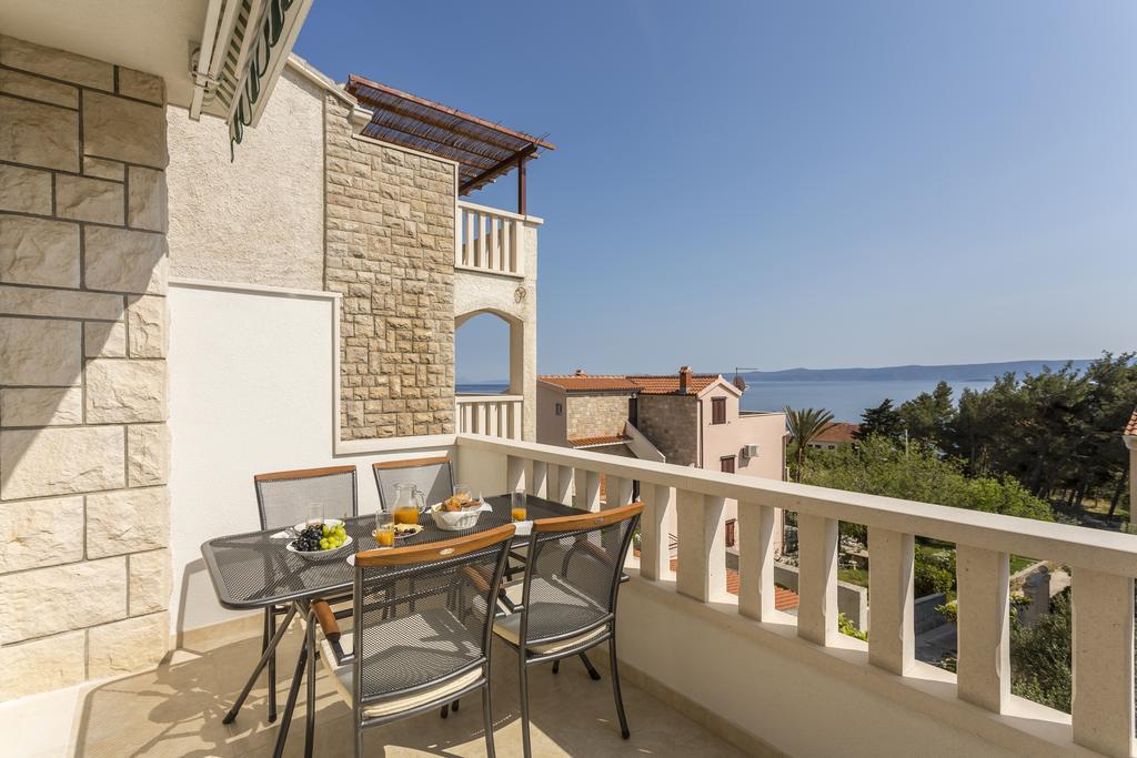 Apartments Biserka Бол Экстерьер фото
