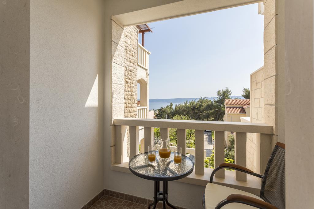 Apartments Biserka Бол Экстерьер фото