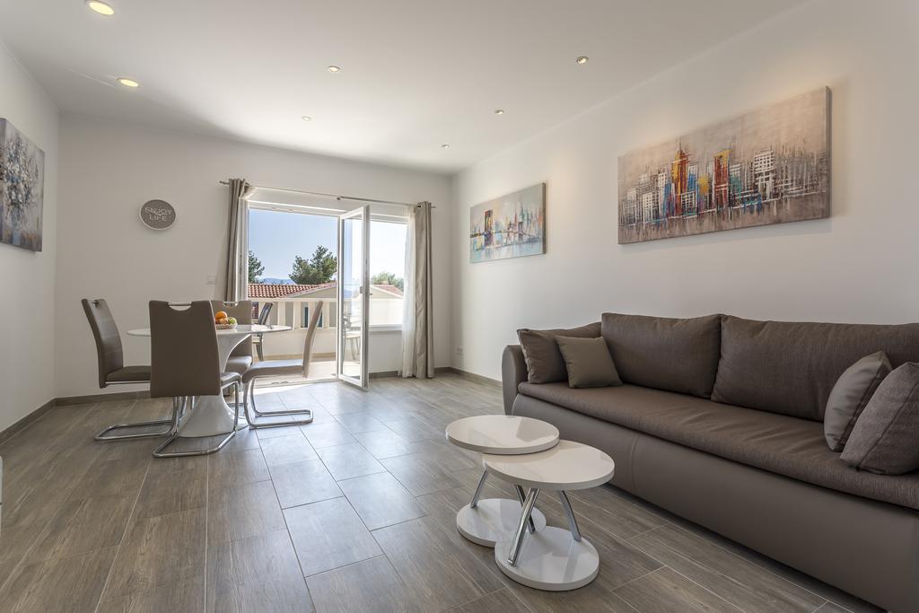 Apartments Biserka Бол Экстерьер фото