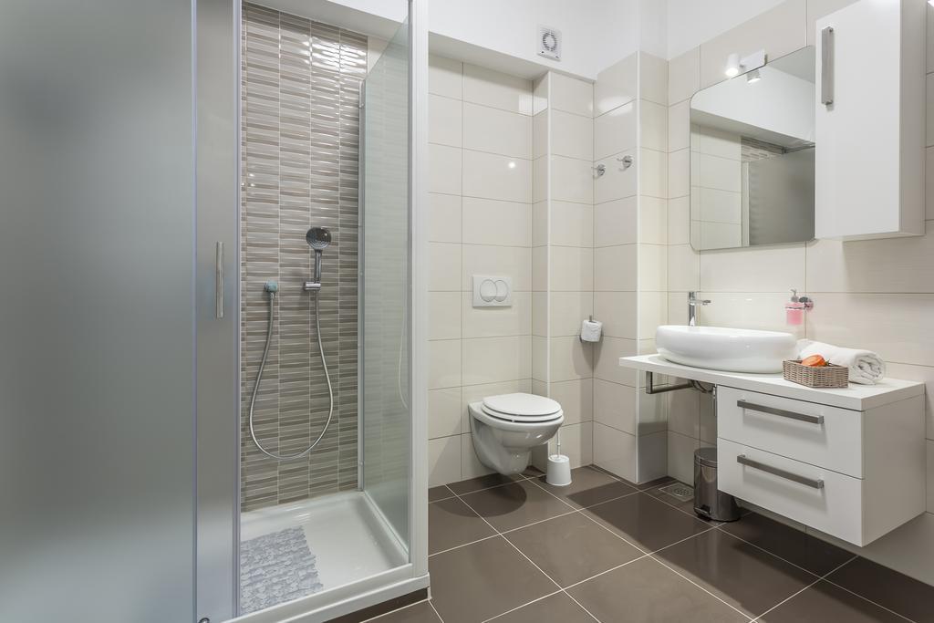 Apartments Biserka Бол Экстерьер фото