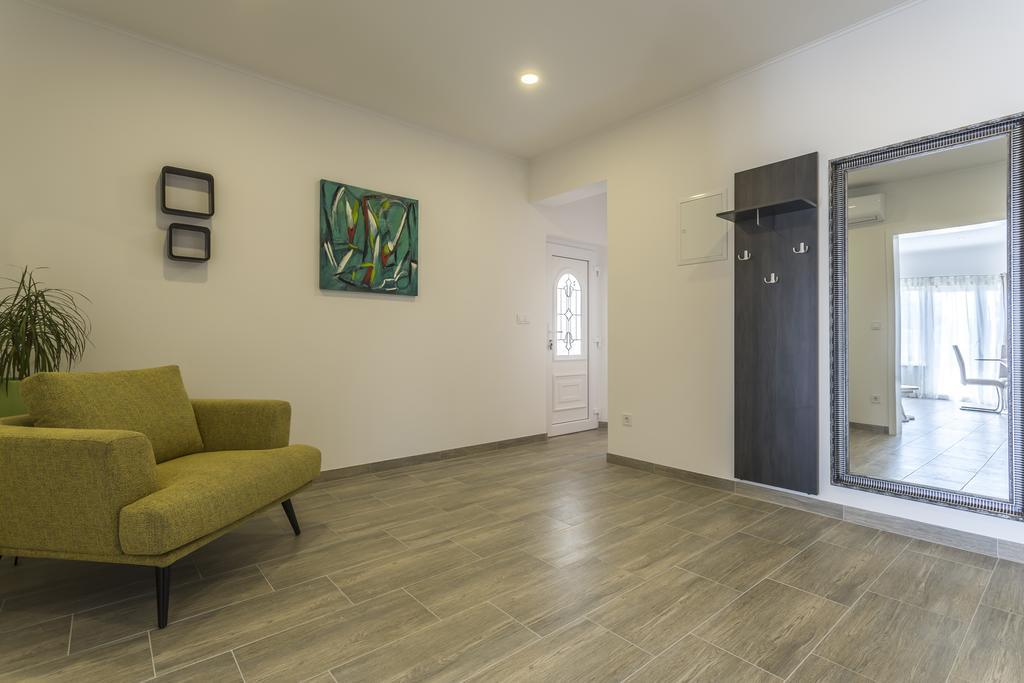 Apartments Biserka Бол Экстерьер фото