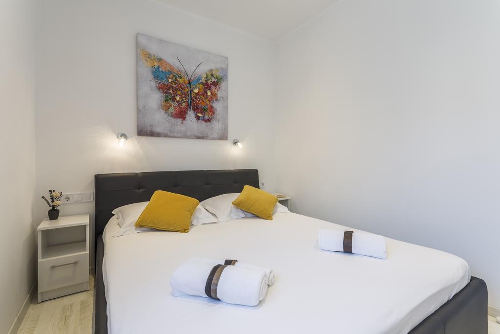 Apartments Biserka Бол Экстерьер фото